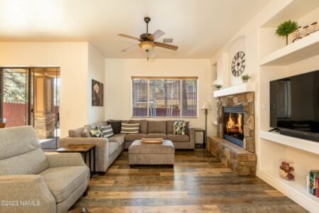 Photo of 1069 E Sterling LN