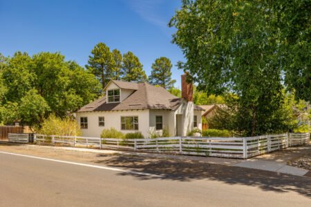 Photo of 824 W Aspen Ave