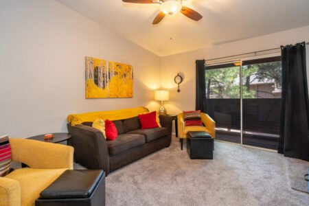 Photo of 1385 W University Avenue